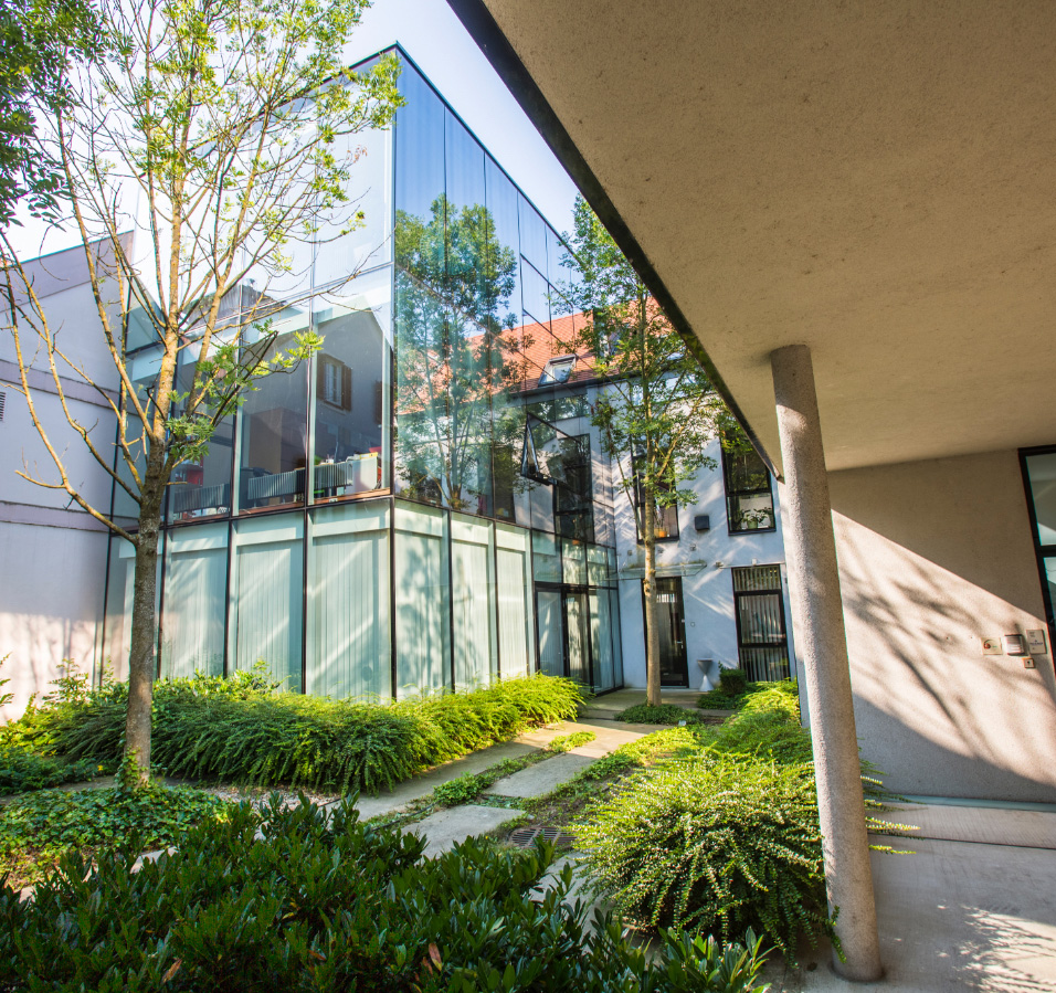Außenfassade des Bürogebäudes der Steuerberatung © Pilz + Rath